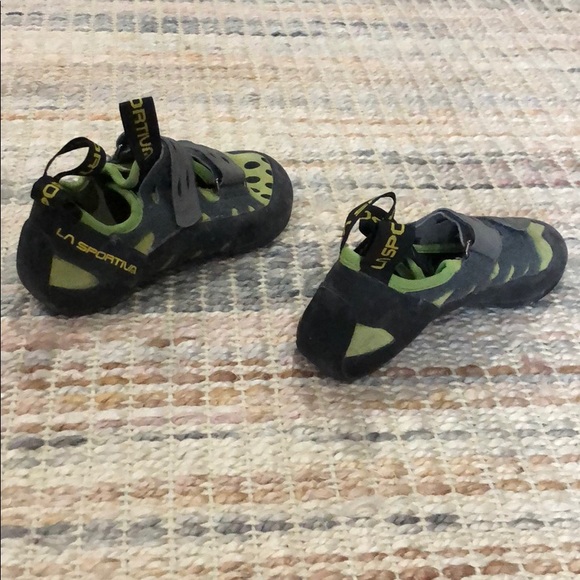 la sportiva Velcro climbing shoes - Picture 2 of 3